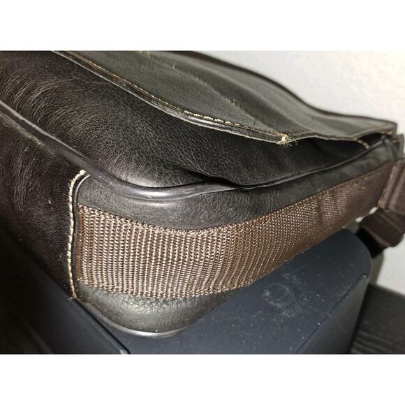 Wilsons Leather Shoulder Crossbody Brown Small Messenger Saddle Bag Travel Work - Picture 6 of 11